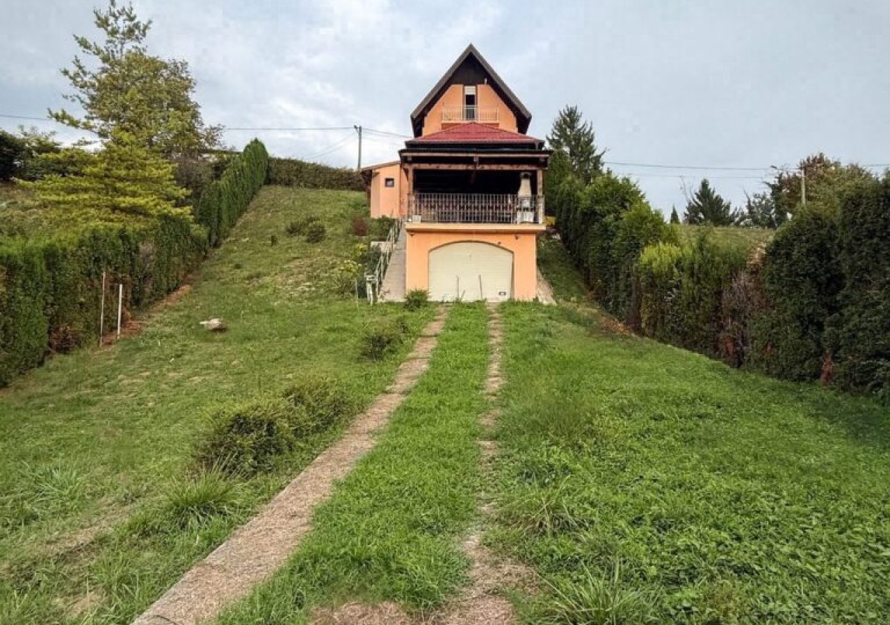 93A3F177-263E-44C6-BC85-32EC6C259661